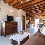 With 2 Bedroom Postira