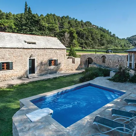 Holiday Home With 2 Bedroom Postira